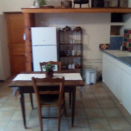 Appartement Sous Les Pins à Villeneuve-lès-Avignon Extérieur photo